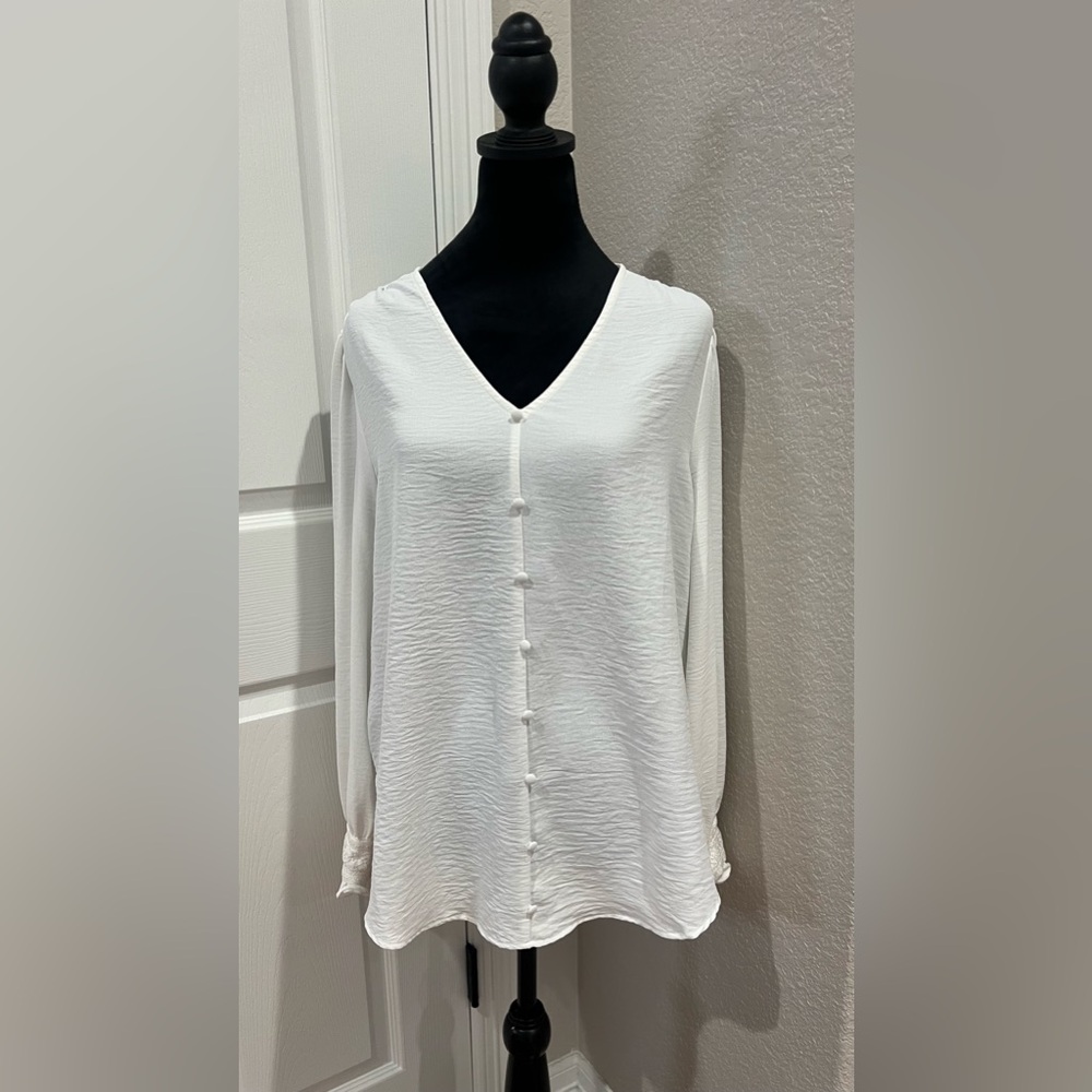 Adrianna papell Women Long Sleeve White blouse size Large